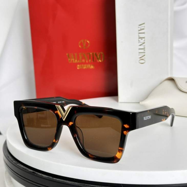 Picture of Valentino Sunglasses _SKUfw66579573fw